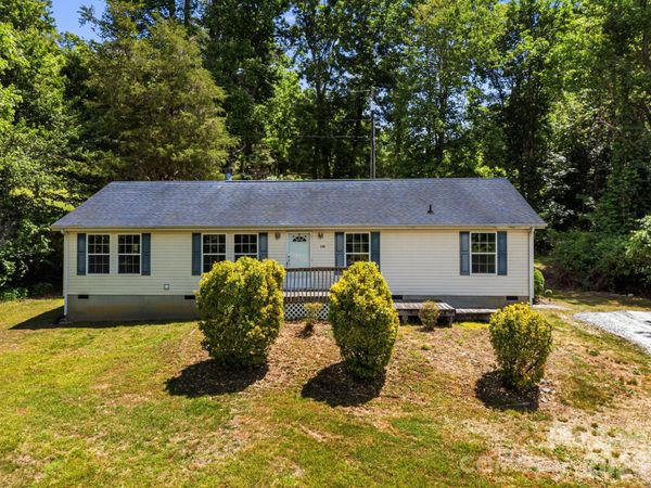 142 Josiah Lane, Hendersonville, NC 28792
