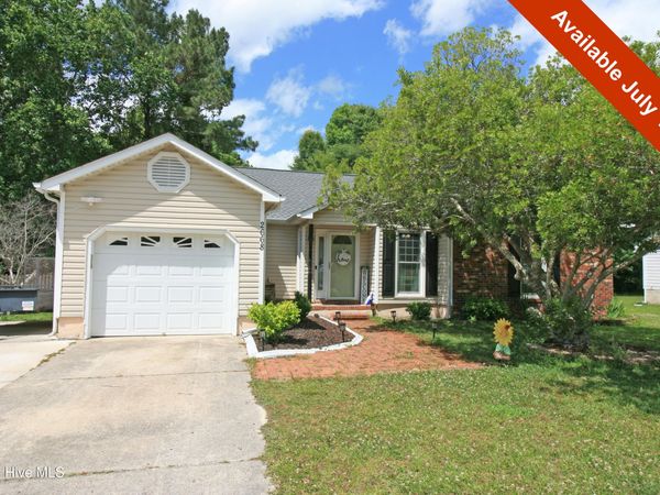 2668 Idlebrook Circle , Midway Park, NC 28544