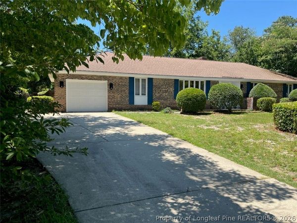 425 Dunmore Road, Fayetteville, NC 28303
