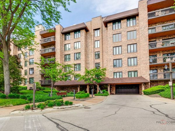 1721 Mission Hills Road, Unit 502, Northbrook, IL 60062