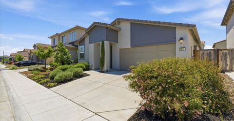 2240 Borealis Cir, Roseville, CA 95747 Photo