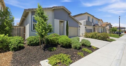 2240 Borealis Cir, Roseville, CA 95747 Photo