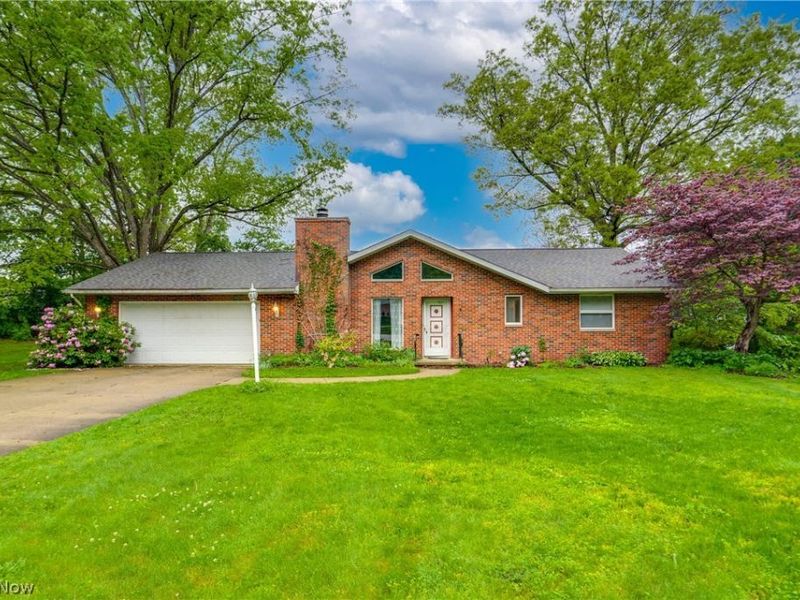 3660 Logan Circle , Akron, OH 44319 Photo 1