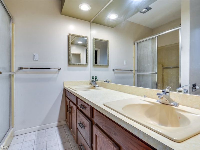 3660 Logan Circle , Akron, OH 44319 Photo 18