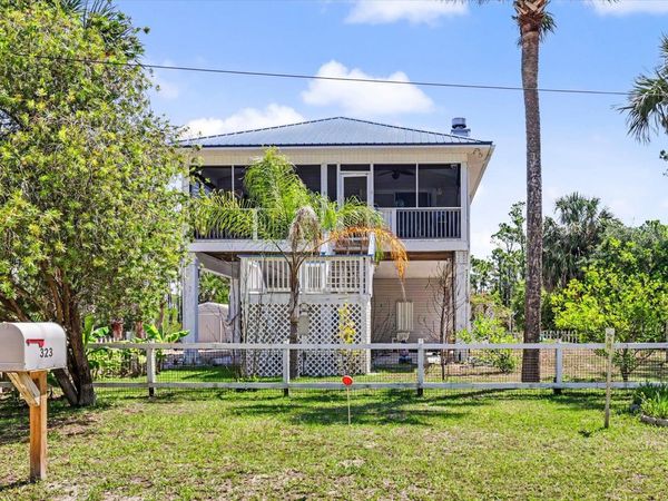 323 BRADFORD Street , St George Islan, FL 32328