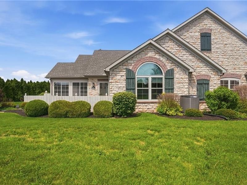 7026 Creekside Circle, Fairborn, OH 45324 Photo 2