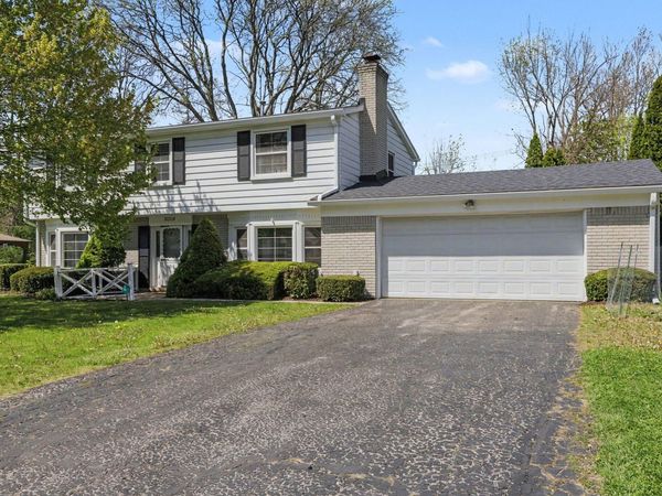 32318 Bonnet Hill Road, Farmington Hills, MI 48334