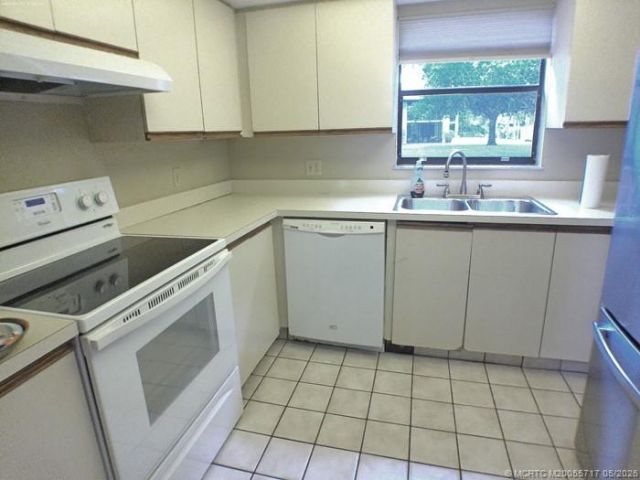121 SW South River Drive, Unit 105, Stuart, FL 34997 Photo