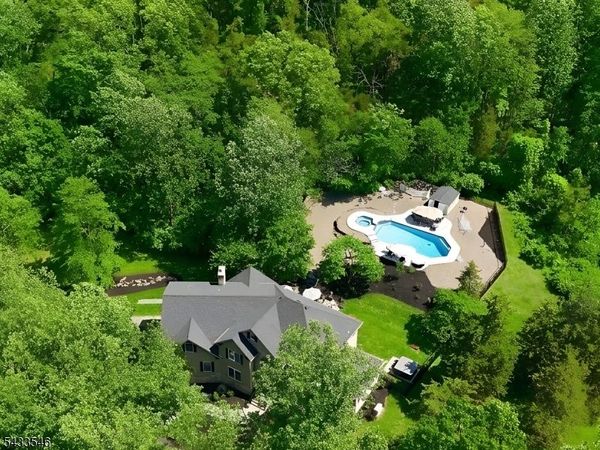 41 Sutton Farm Rd, Delaware, NJ 08822