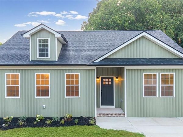 132 Pinnix Street, Jonesville, NC 28642