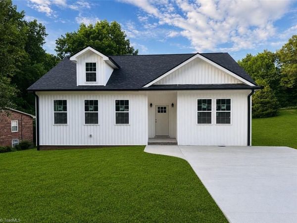 138 Pinnix Street, Jonesville, NC 28642