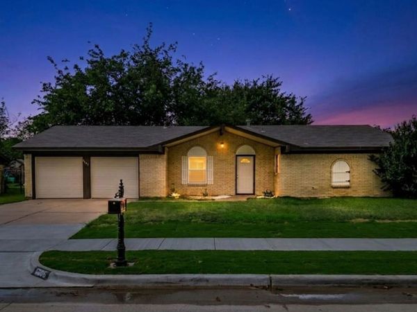 6605 Summertime Lane, Watauga, TX 76148
