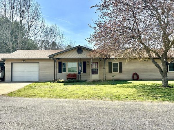 508 Monroe Street , Thayer, MO 65791