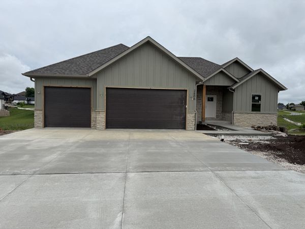 2606 W Fisherman Street, Ozark, MO 65721