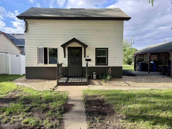 309 1st Street SE, LeMars, IA 51031