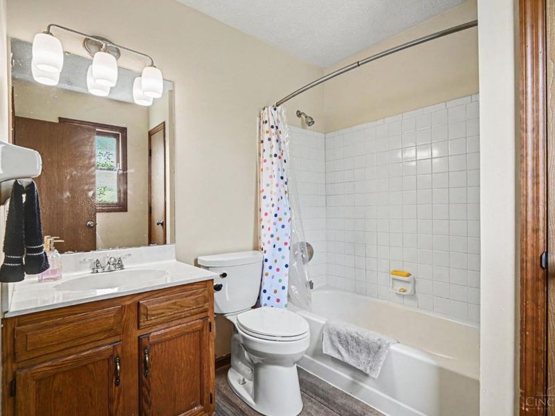 6092 Brofield Drive, Fairfield Twp, OH 45011 Photo 11