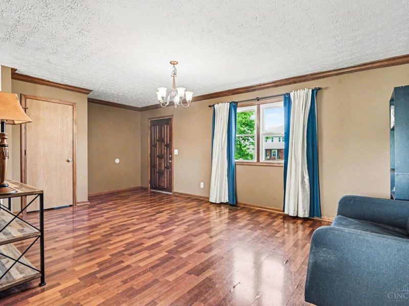6092 Brofield Drive, Fairfield Twp, OH 45011 Photo 4