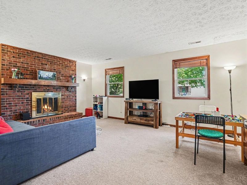 6092 Brofield Drive, Fairfield Twp, OH 45011 Photo 7