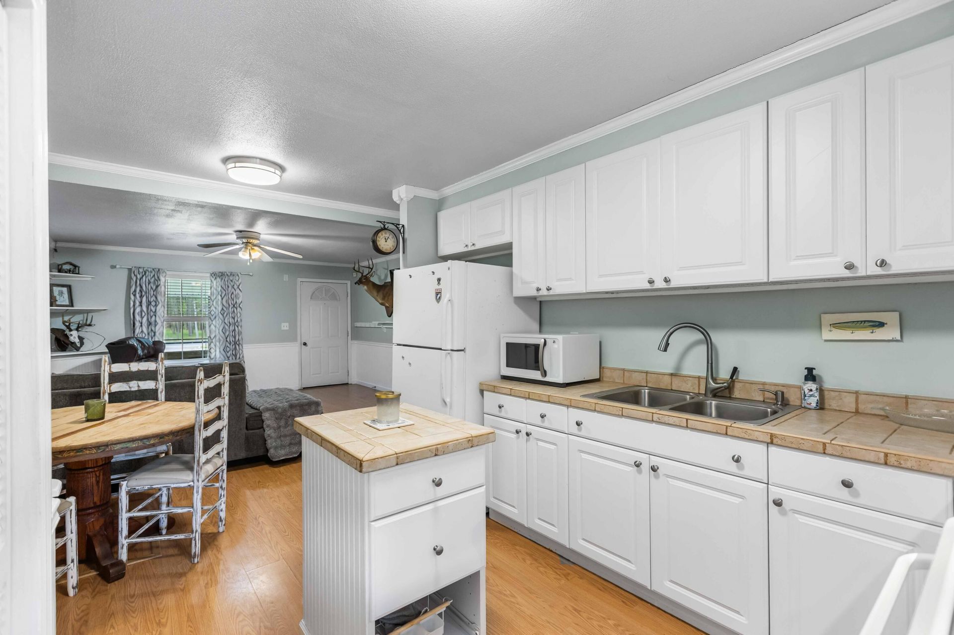 589 Backfield Road Photo 12