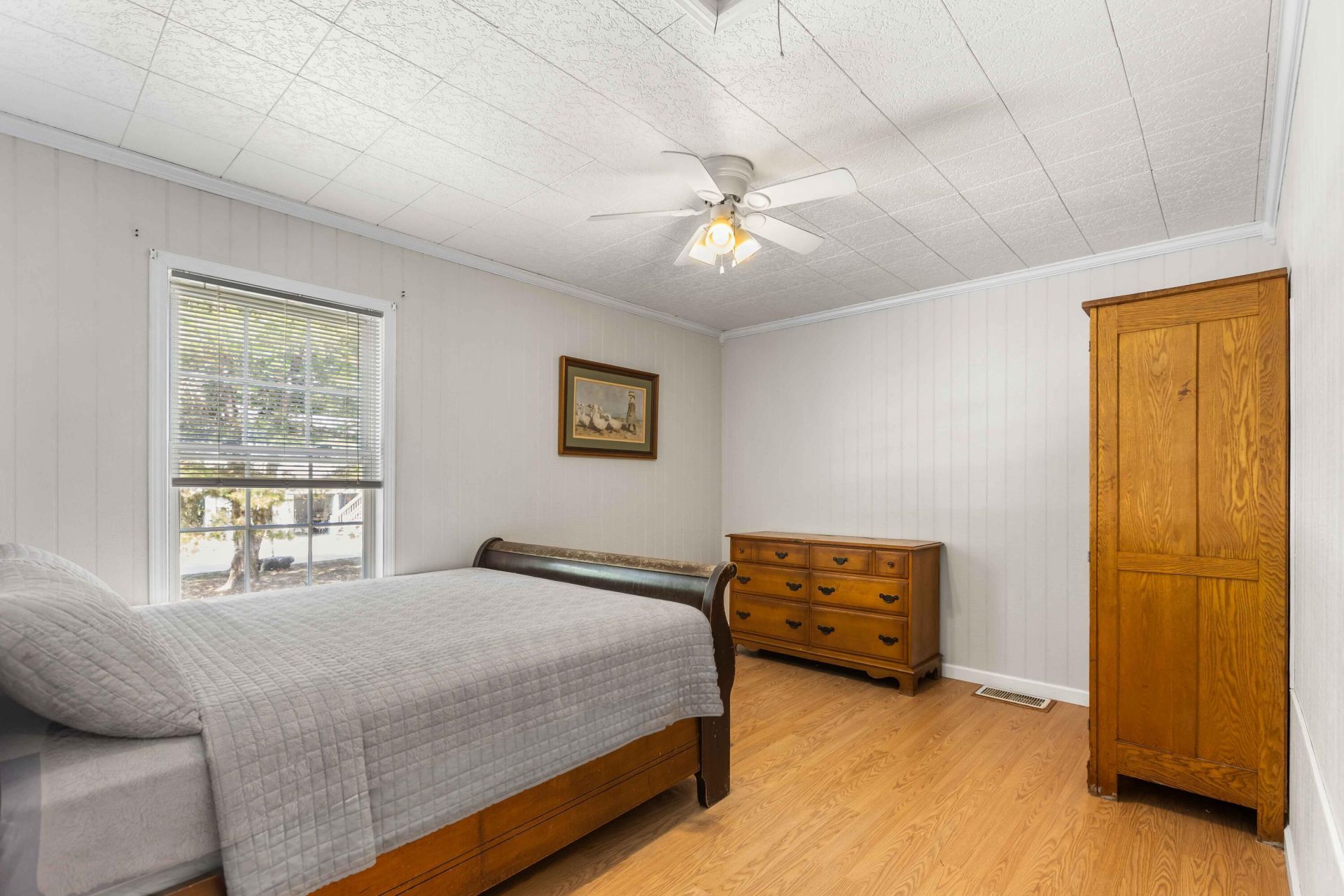 589 Backfield Road Photo 15