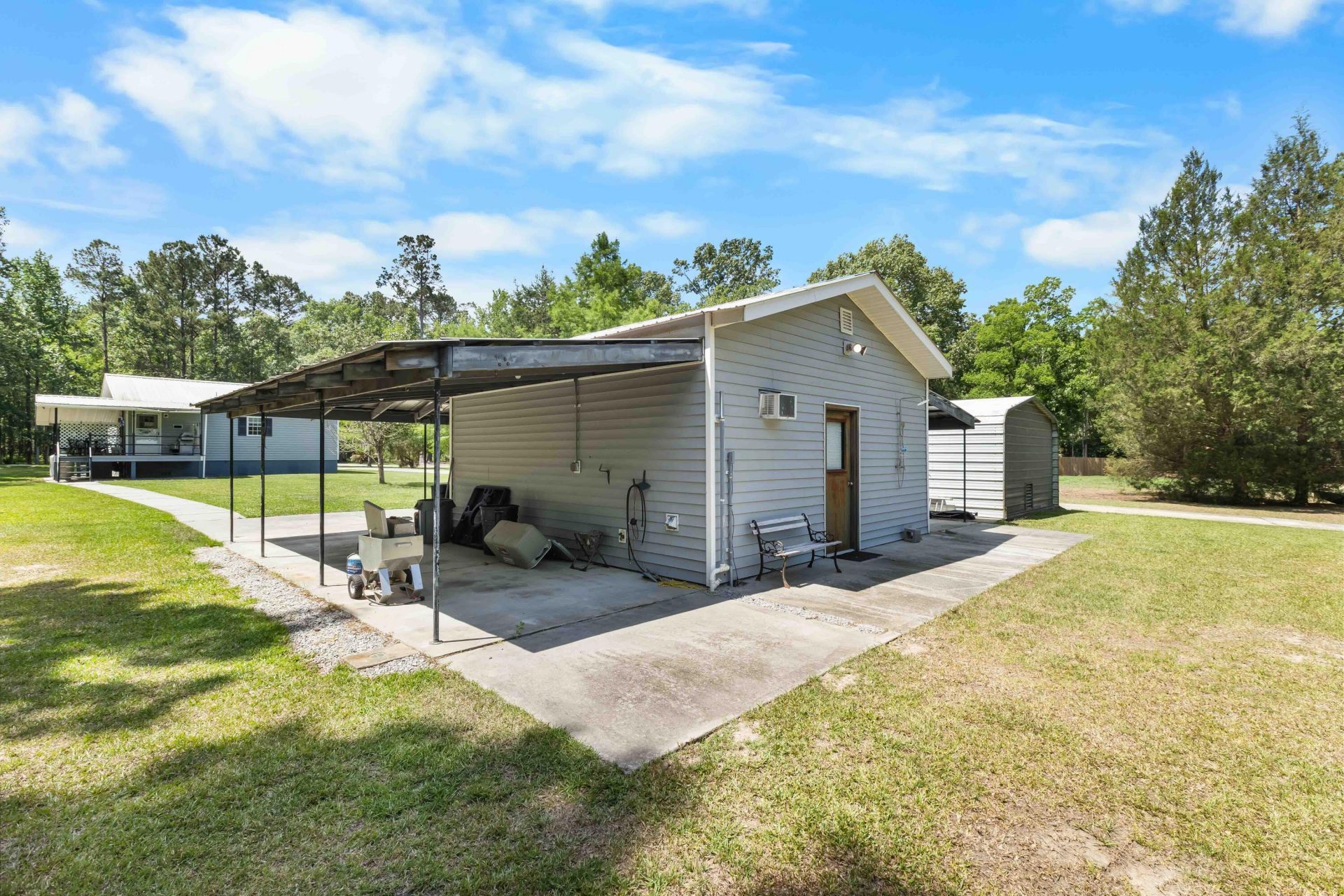 589 Backfield Road Photo 19
