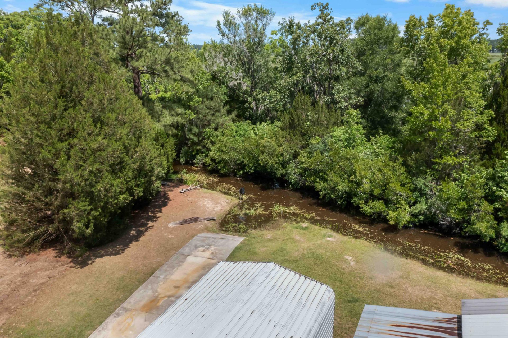 589 Backfield Road Photo 27