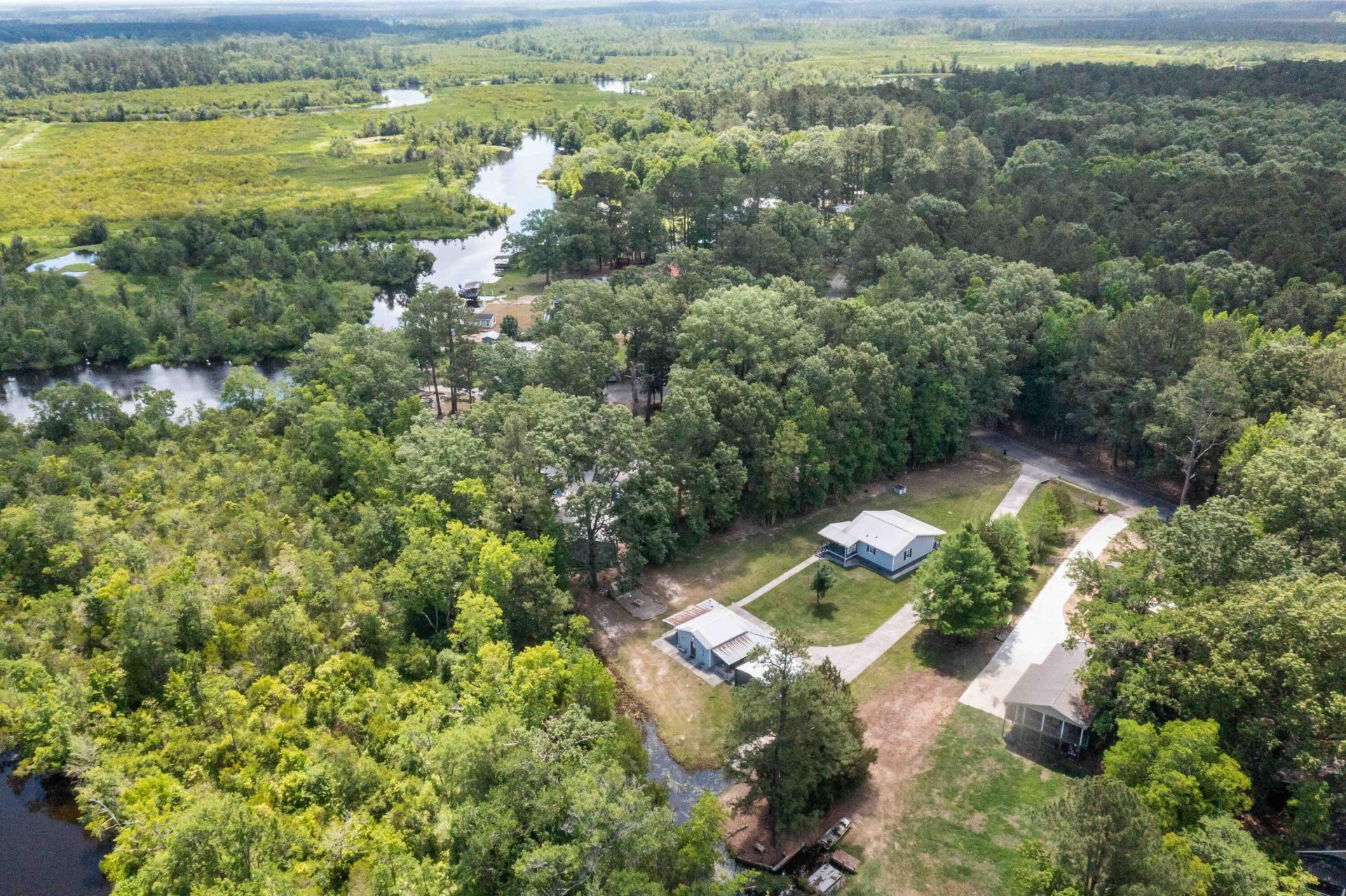 589 Backfield Road Photo 28