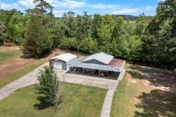 589 Backfield Road photo 4
