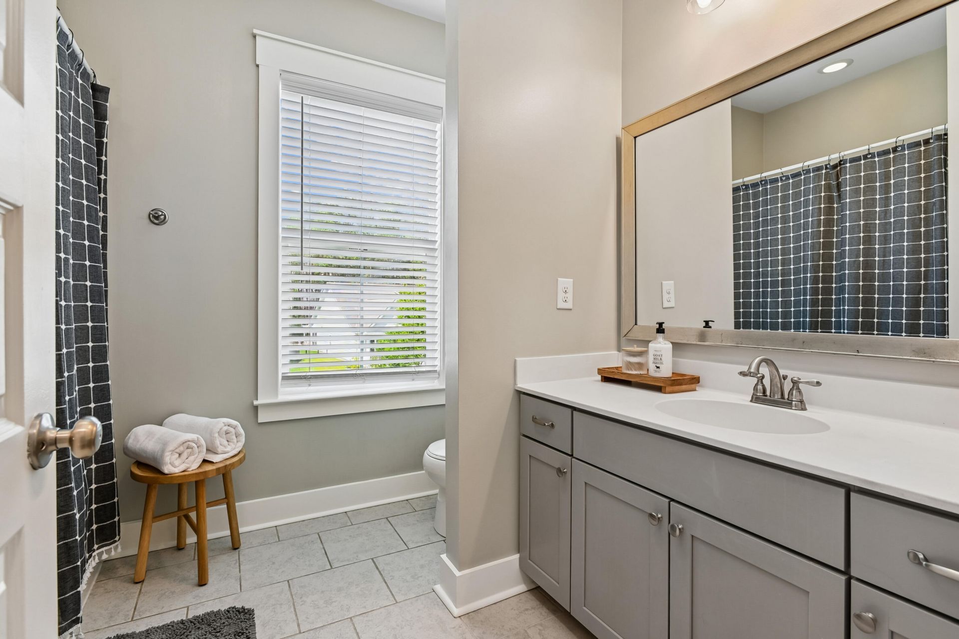 212 Calm Water Way Photo 31