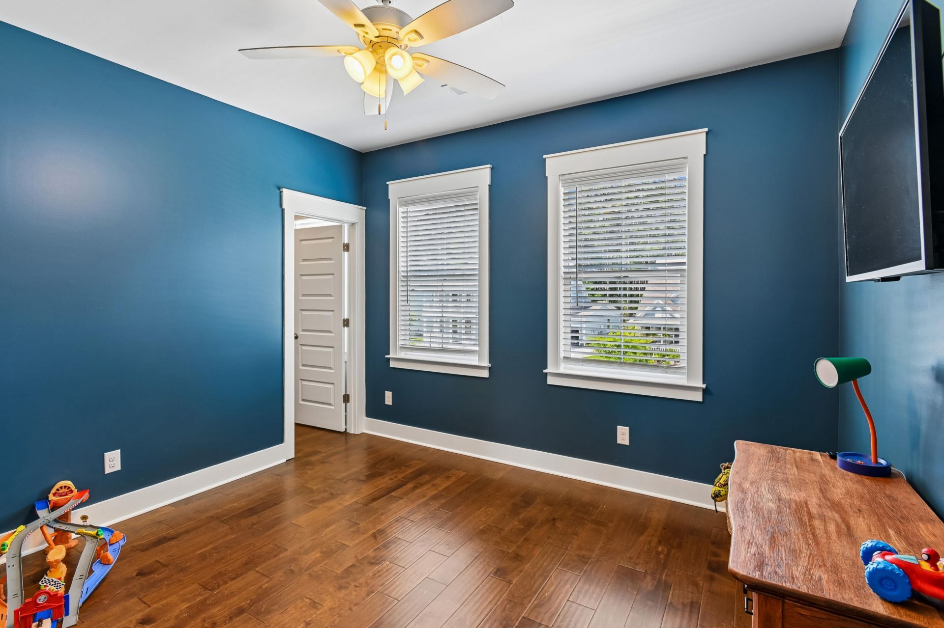 212 Calm Water Way Photo 35