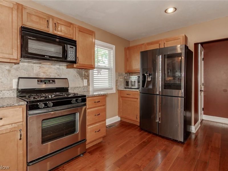 9041 Maiden Lane, Mentor, OH 44060 Photo 8