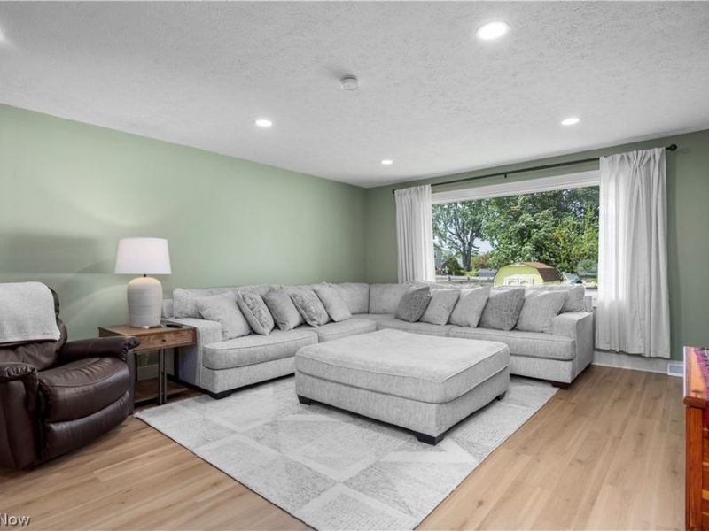 835 Columbia Drive , Amherst, OH 44001 Photo 11