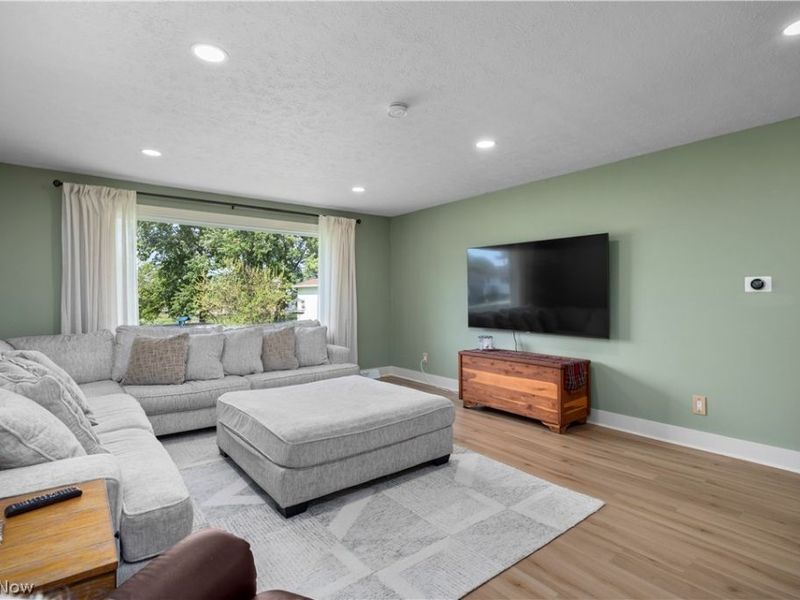 835 Columbia Drive , Amherst, OH 44001 Photo 12