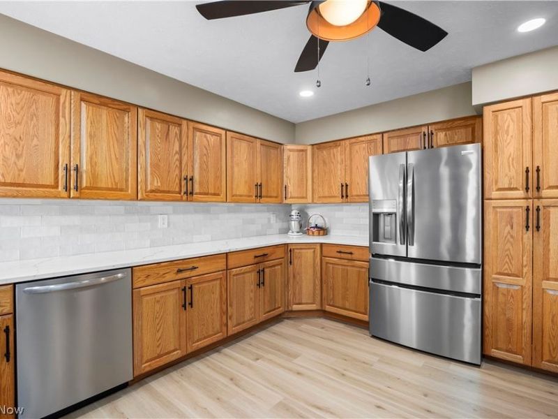 835 Columbia Drive , Amherst, OH 44001 Photo 22