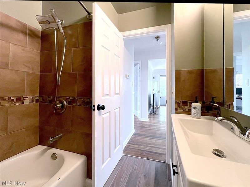 9203 Torrence Avenue, Brooklyn, OH 44144 Photo 13