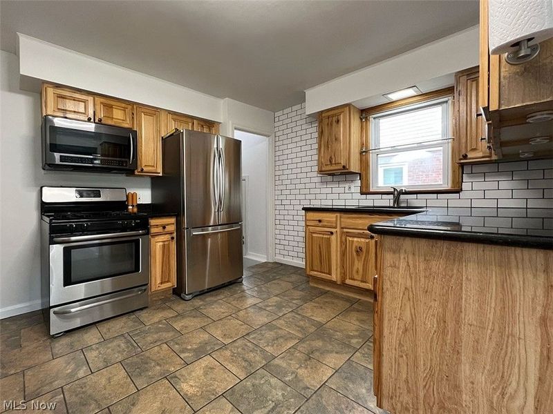 9203 Torrence Avenue, Brooklyn, OH 44144 Photo 4