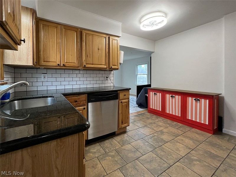 9203 Torrence Avenue, Brooklyn, OH 44144 Photo 5