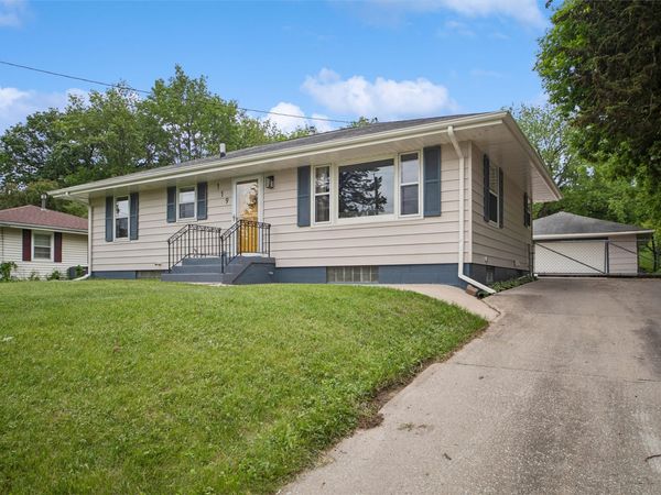 119 E Pleasant View Drive , Des Moines, IA 50315