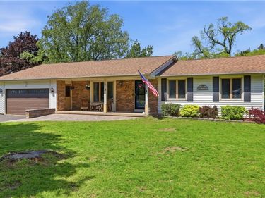 10 Da Vinci Drive, Rochester, NY 14624