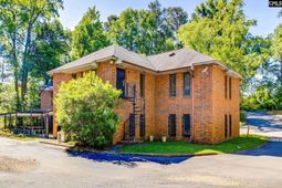 900 Riverhill Circle  photo 4