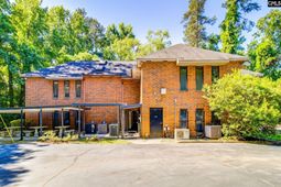 900 Riverhill Circle  photo 4
