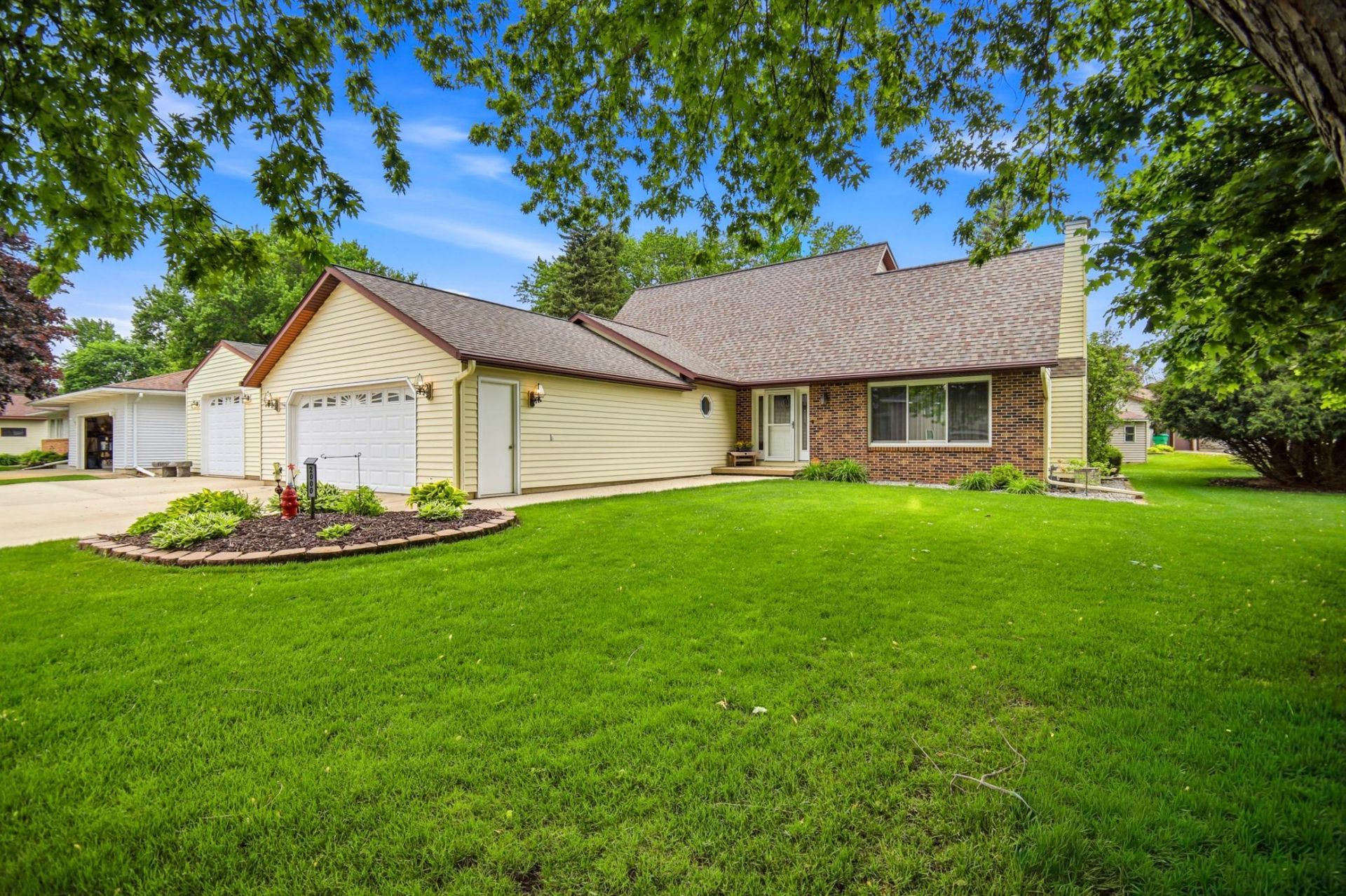 2000 9th Street Sw, Austin, MN 55912 Main Photo