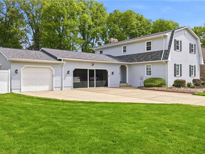 8965 Altura Drive NE, Warren, OH 44484 Photo 5