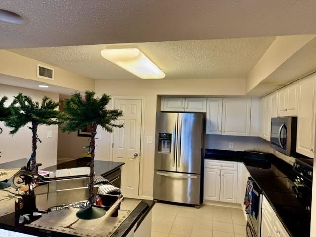 2151 Bridge View Ct. Photo 5