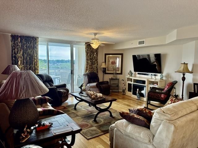 2151 Bridge View Ct. Photo 9