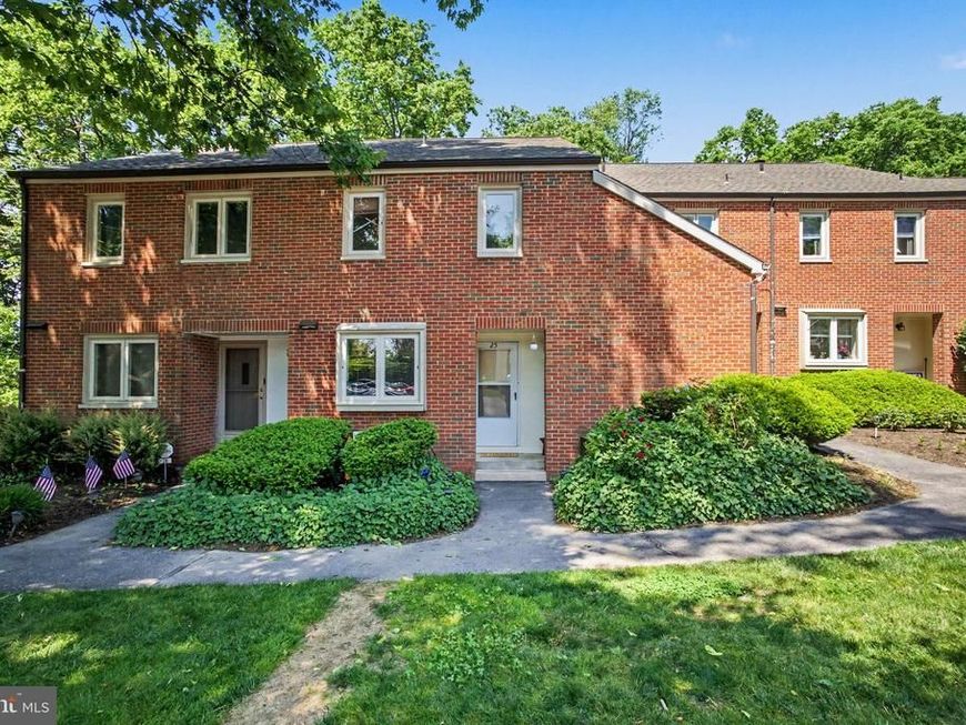 25 Beechtree Lane, Mountville, PA 17554 Main Photo