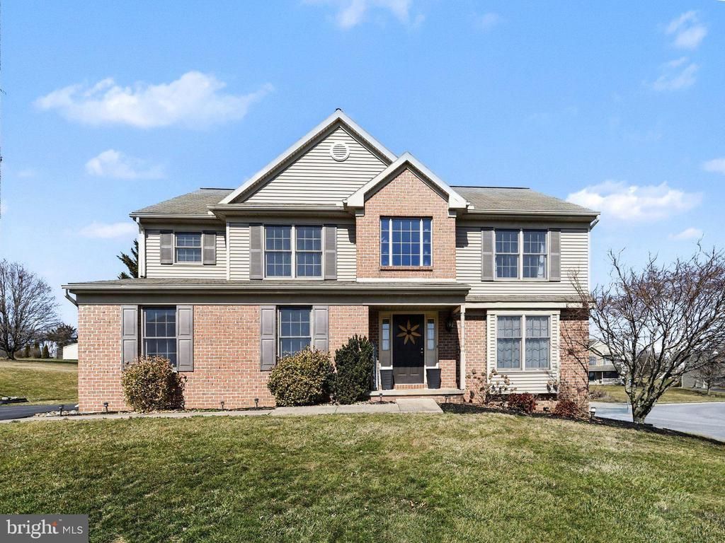 815 Buckingham Boulevard, Elizabethtown, PA 17022 Main Photo
