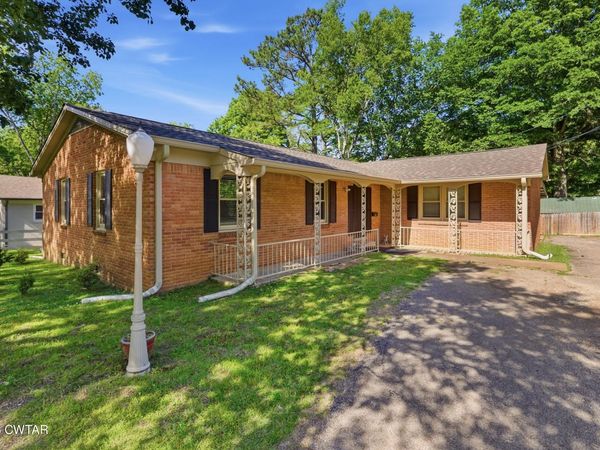 484 White Avenue , Henderson, TN 38340