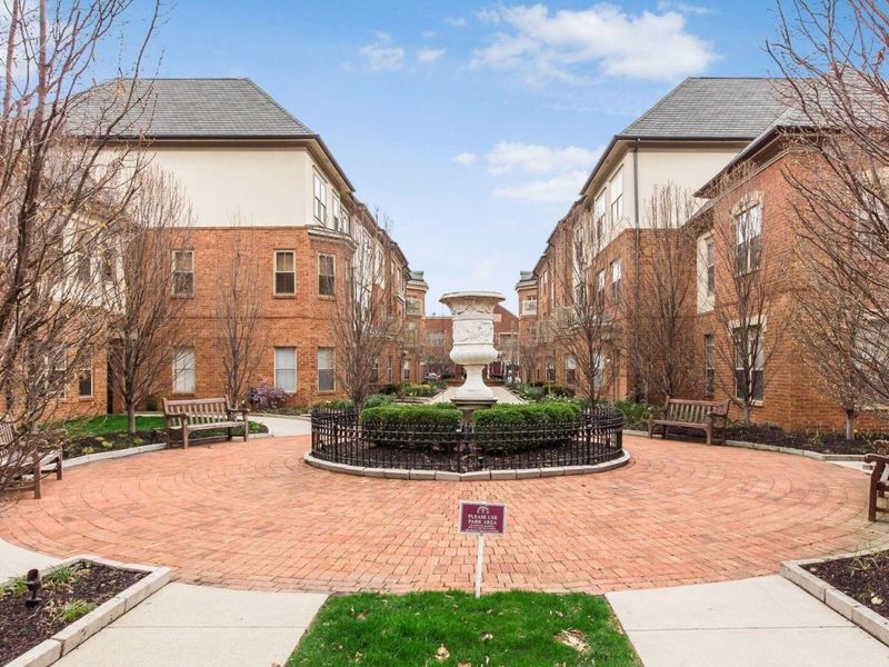 24 W Russell Street , Columbus, OH 43215 Photo 19