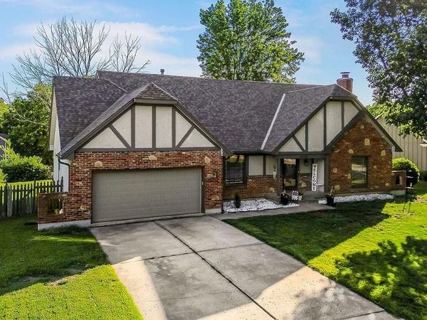 1526 NE Florence Avenue, Lee's Summit, MO 64086